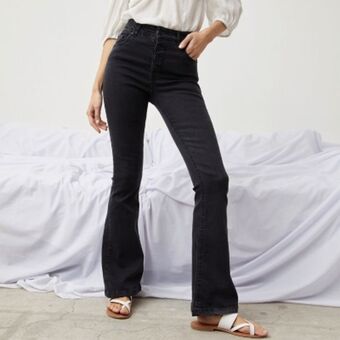 Falabella Basement jeans flare tiro alto mujer oferta