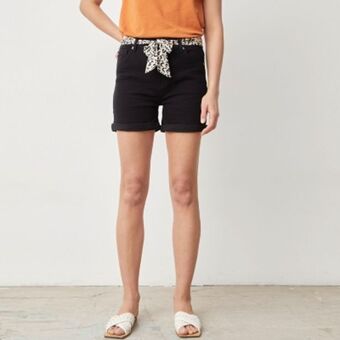 Falabella University club short mujer oferta
