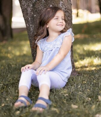 Limonada Conjunto con flores bordadas bebé niña celeste oferta