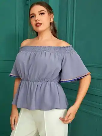 Shein Blusa peplum unicolor de hombros descubiertos de manga mariposa oferta