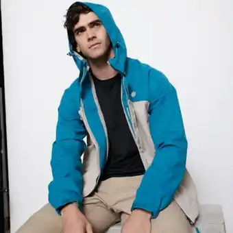 Falabella Mountain gear cortaviento deportiva hombre oferta