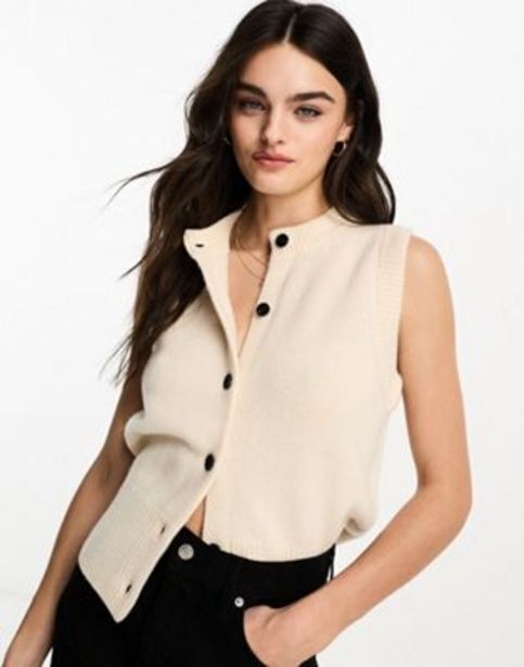 Asos Inwear pethra knitted button down sleeveless vest in cream oferta