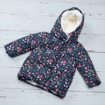 Falabella Yamp parka bebé niña con capucha oferta