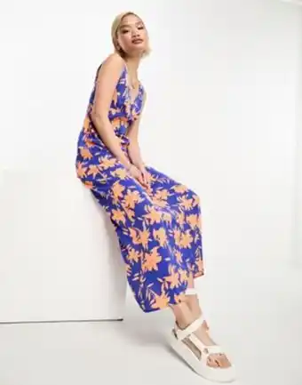 Asos Urban threads satin v neck midaxi dress in shadow floral print oferta