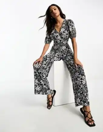 Asos Influence puff sleeve v neck jumpsuit in monochrome floral print oferta