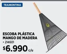 Construmart Tramontina escoba plástica mango de madera oferta