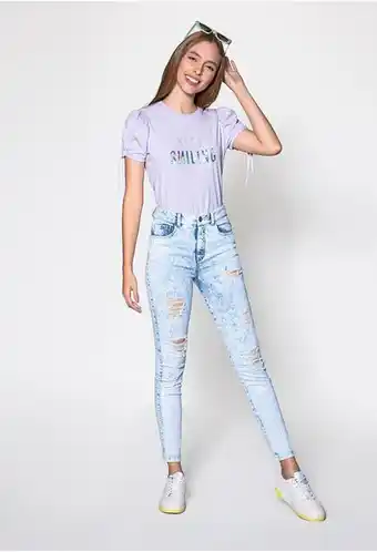 ELA Camiseta con surcido en manga y hotfix. oferta