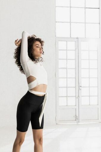 Vélez Top manga larga para mujer con tira para amarre donaire crema oferta