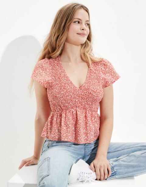 American Eagle Blusa ae fruncida con el cuello en v tipo babydoll oferta