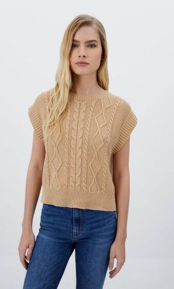 Stradivarius Chaleco trenzas oferta