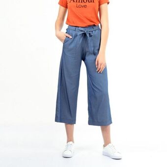 Fuera de Serie Pantalón crop tiro alto bota flare oferta