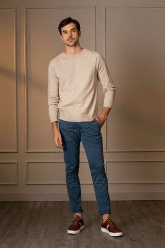 Vélez Pantalón chino semifit para hombre drill teñido oferta