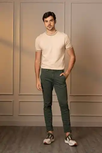 Vélez Pantalón chino semifit para hombre drill teñido oferta