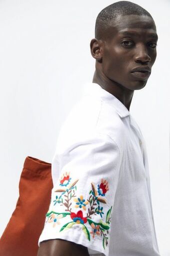 Zara Camisa bordados oferta