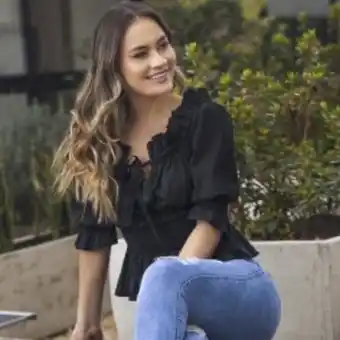 Ángel Jeans Blusa campesina, hombros descubiertos, color negro oferta
