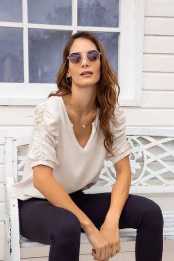 Carmel Blusa manga corta marfil oferta