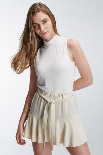 Koaj Camiseta, manga sisa, cuello alto, unicolor. oferta