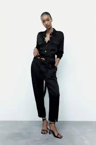 Zara Pantalón jogger satinado efecto arrugado oferta