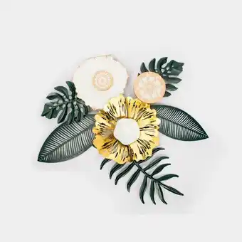 Panamericana Adorno metálico de pared, diseño hojas y flores oferta
