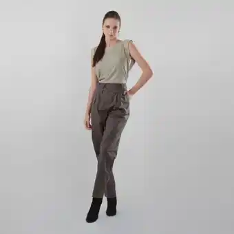 Fuera de Serie Pantalon tiro alto bolsillos laterales bota recta oferta