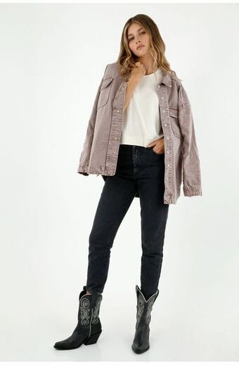 Tennis Jean de mujer, silueta mom fit de bota recta, tiro alto, tono oscuro oferta