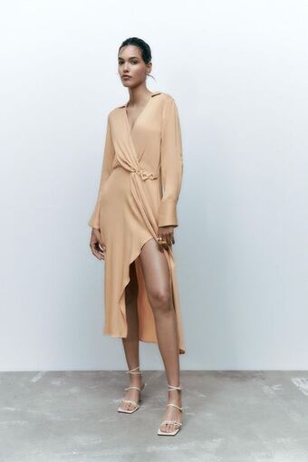 Zara Vestido midi satinado oferta