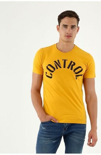 Tennis Camiseta para hombre amarilla con estampado frontal oferta