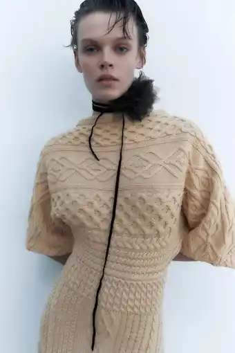Zara Flor cuello organza oferta