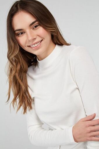 Koaj Camiseta manga larga, sin estampado y cuello alto. oferta