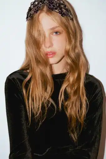 Zara Diadema flores brillos oferta