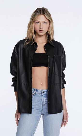 Stradivarius Camisa efecto piel oversize oferta