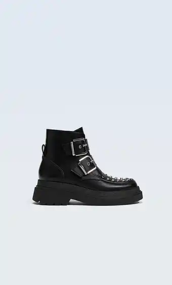 Stradivarius Botines planos hebillas oferta