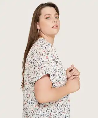 Blusa manga corrida con puño en guardapolvo estampada