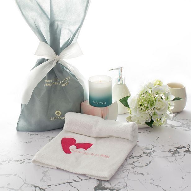 Estra Set toalla manos agatha ruiz de la prada + vela aurora oferta