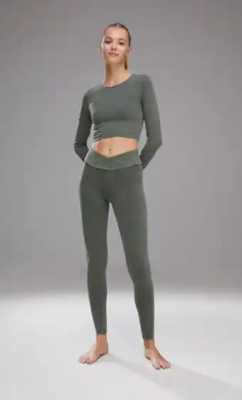 Stradivarius Legging deportivo cintura cruzada efecto lavado oferta