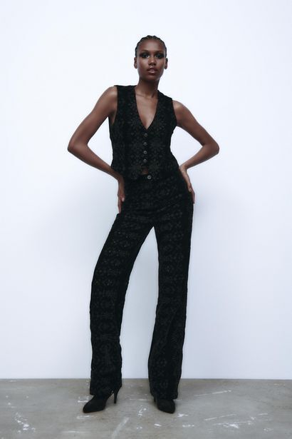 Zara Pantalón terciopelo bordados oferta