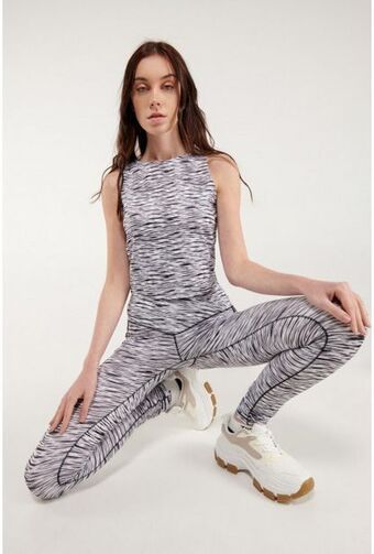 Koaj Camiseta fit, manga sisa, cuello redondo. oferta