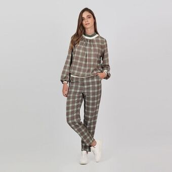 Fuera de Serie Pantalon tiro alto bota recta oferta