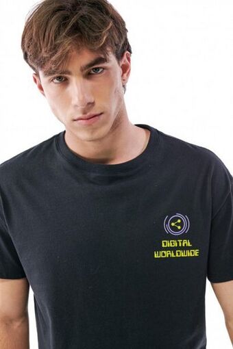 Koaj Camiseta manga corta con estampado en frente. oferta