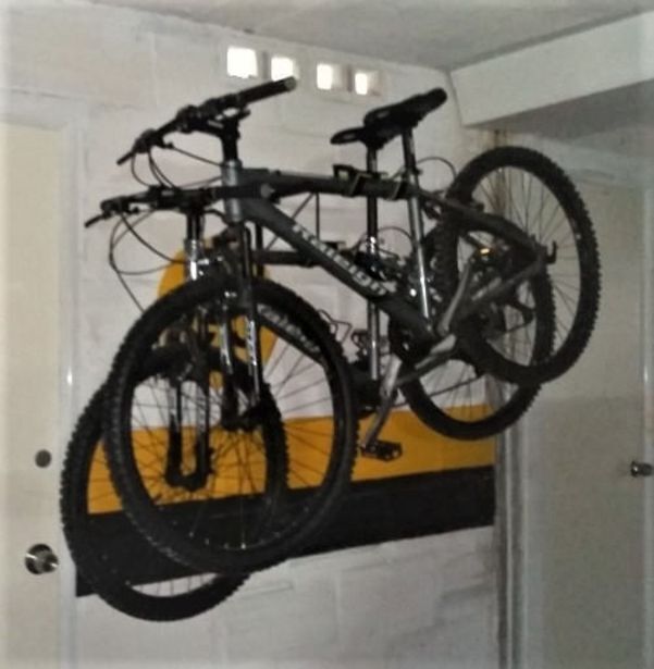 Olímpica Soporte de pared para 2 bicicletas oferta