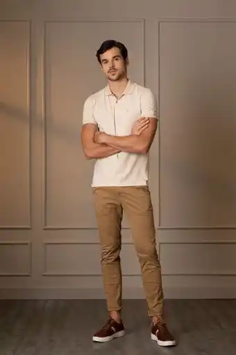 Vélez Pantalón chino bianco semifit para hombre drill teñido cafe claro oferta
