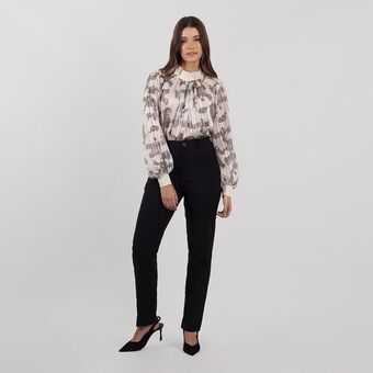 Fuera de Serie Pantalon tiro alto bota recta oferta