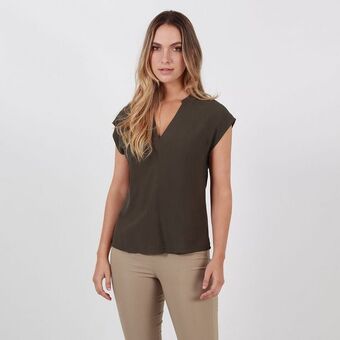 Fuera de Serie Blusa cuello neru manga corta oferta