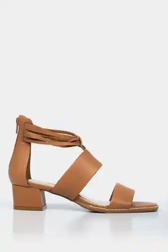 Sandalia tacón primark de cuero cremallera miel