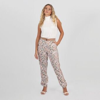 Fuera de Serie Pantalon tiro alto bota recta oferta