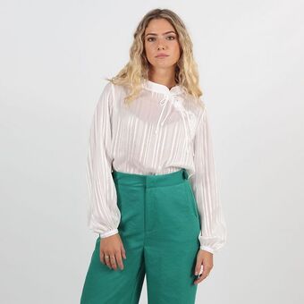 Fuera de Serie Blusa cuello neru manga larga oferta