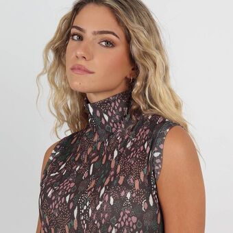 Fuera de Serie Camiseta cuello alto manga sisa oferta
