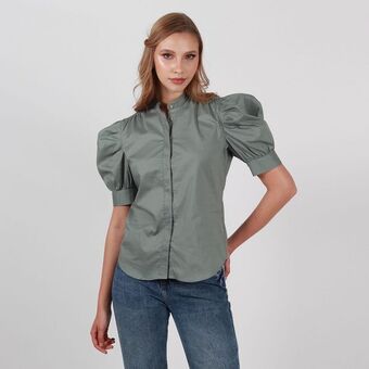Fuera de Serie Blusa cuello neru manga corta oferta