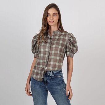 Fuera de Serie Blusa cuello neru manga corta oferta