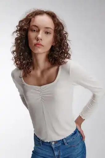 Koaj Camiseta manga larga unicolor con cuello redondo y recogido delantero oferta